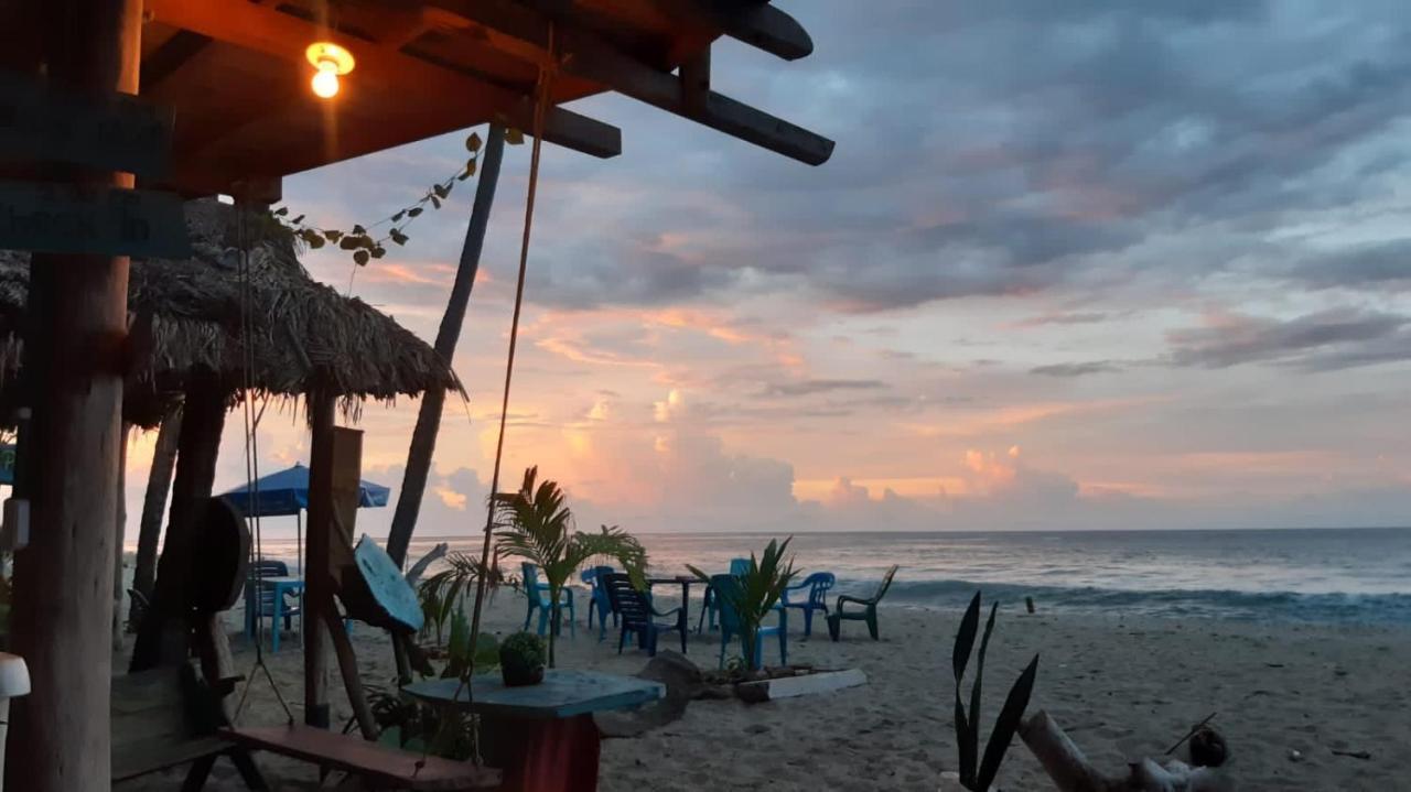Hostal Velero Relax Guachaca Exteriör bild