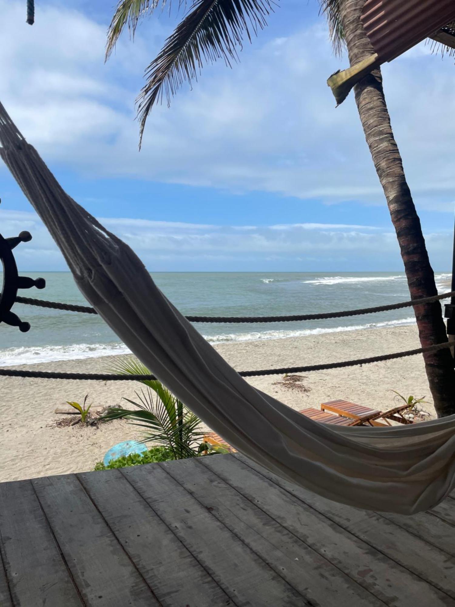 Hostal Velero Relax Guachaca Exteriör bild