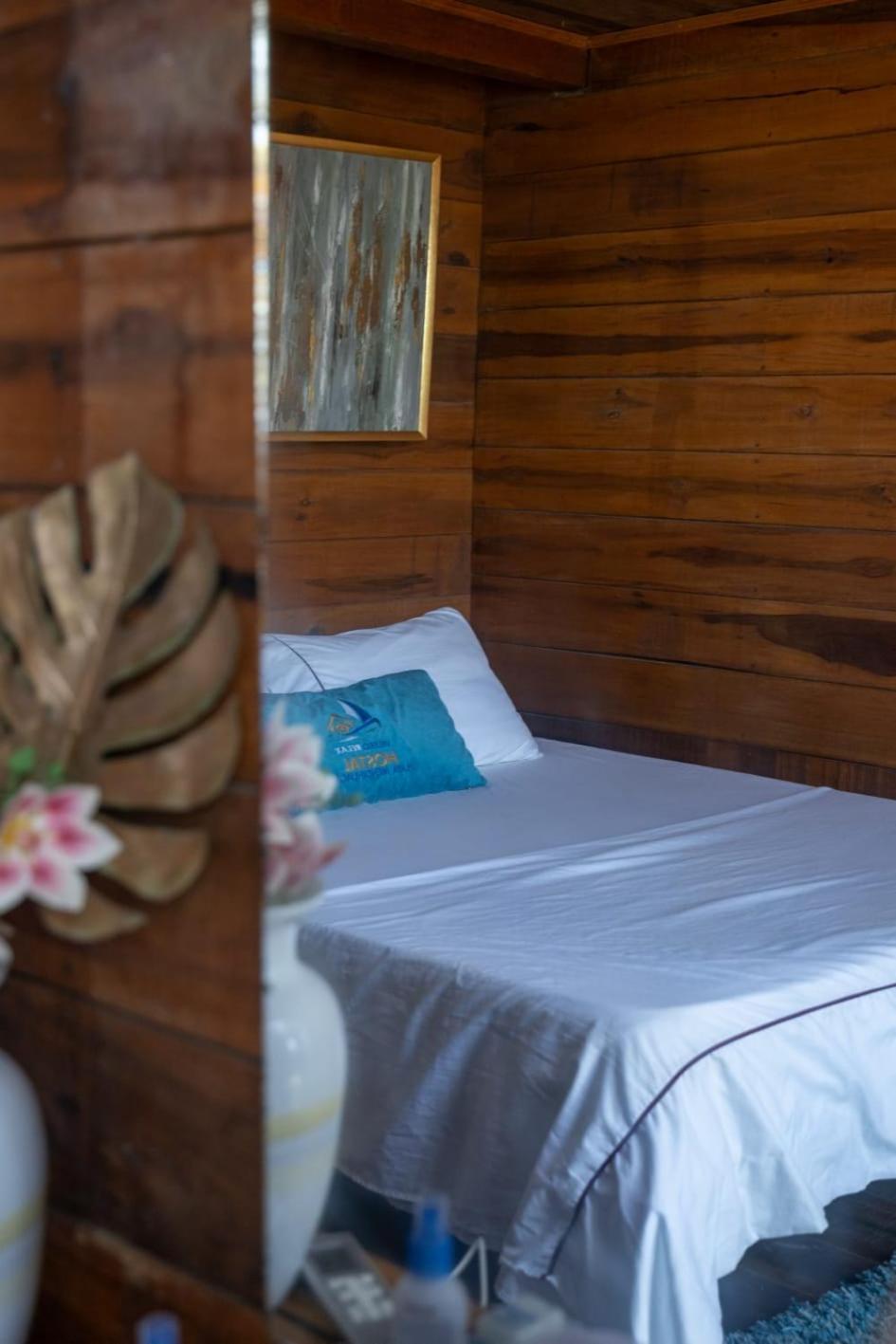 Hostal Velero Relax Guachaca Exteriör bild